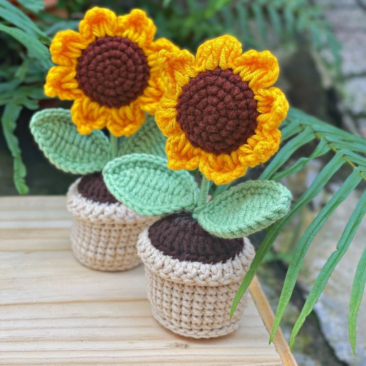 Chậu hoa len hướng dương mini handmade Chậu hoa len hướng dương mini handmade