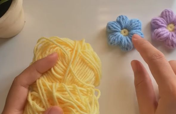 Khám Phá Cách Móc Hoa Len 6 Cánh Đầy Sắc Màu 9 cac nguyen lieu can chuan bi de moc hoa len 6 canh
