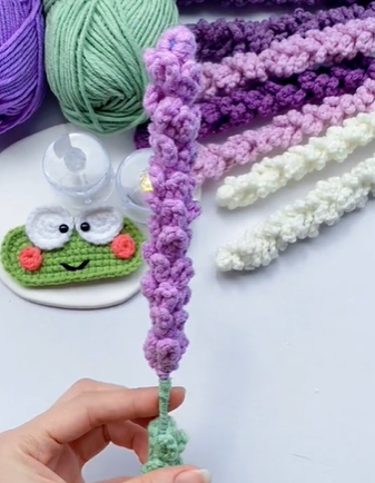 Cách móc hoa lavender bằng len dễ dàng, nhanh chóng Cách móc hoa lavender bằng len dễ dàng, nhanh chóng