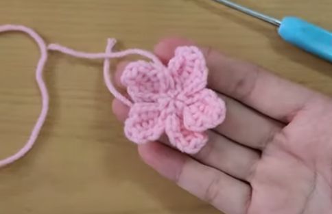 Cách Móc Hoa Đào Bằng Len Đón Một Năm Mới Rực Rỡ 12 Móc cánh hoa đào