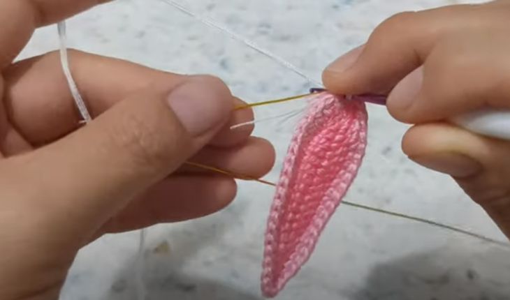 Cách Móc Hoa Ly Bằng Len Dễ Dàng & Chi Tiết 10 moc hoa ly len phan canh nho
