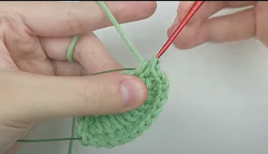 Cách Móc Hoa Heo Bằng Len Trang Trí Dễ Thương 14 moc len hoa heo phan la