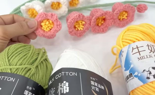 Cách Móc Hoa Chuông Bằng Len Chi Tiết & Xinh Xắn 11 nguyên liệu cần chuẩn bị để móc hoa chuông bằng len