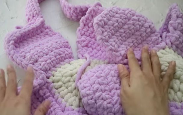 Cách Móc Túi Len Hình Bông Hoa Cúc Bằng Len Nhung Đũa 14 gan mat tui hoa le va hoan thien