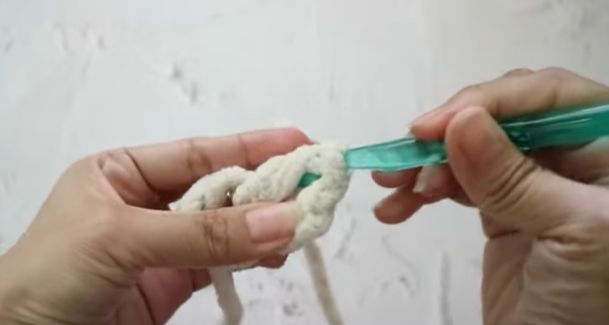 Cách Móc Túi Len Hình Bông Hoa Cúc Bằng Len Nhung Đũa 10 moc than tui hoa len