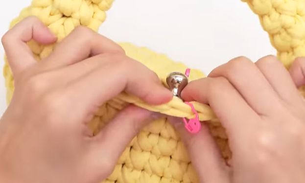 Cách Móc Túi Xách Bằng Len Nhung Đũa Xinh Xắn Cho Bạn Nữ 11 moc tui bang len nhung dua buoc 3